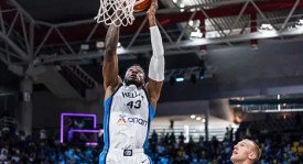 NBA总决赛MVP伦纳德加盟雄鹿，与字母哥打造超级组合挑战新赛季